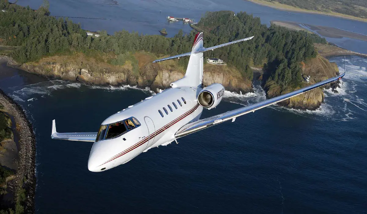 Beechcraft - Hawker 900XP - Midsize Jet Rentals - Preowned Midsize Jet - Exclusive Concierge Club.webp